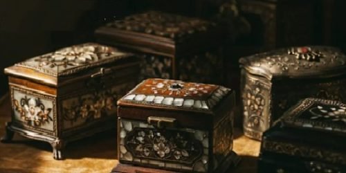 q Trinket Holders, Boxes & Baskets