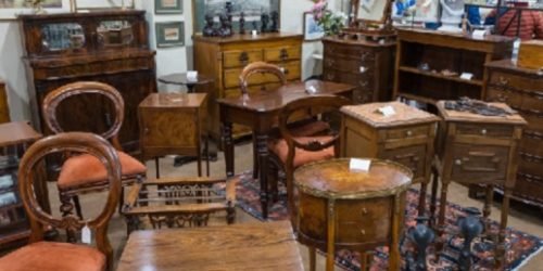 v Vintage Housewares & Furnishings